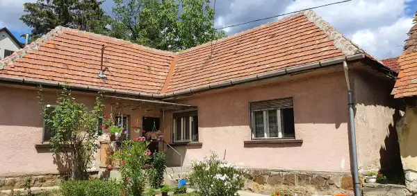 Eladó családi ház, Budakeszi 2+1 szoba 100 m² 62.5 M Ft