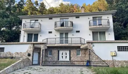 Eladó családi ház, Diósd 6 szoba 388 m² 350 M Ft