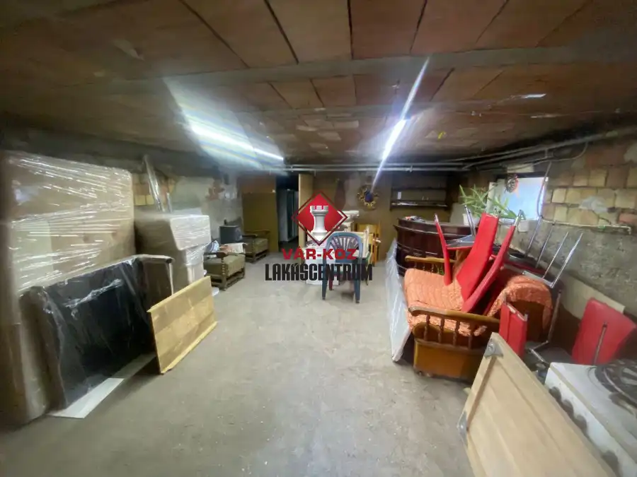 eladó családi ház, Páty