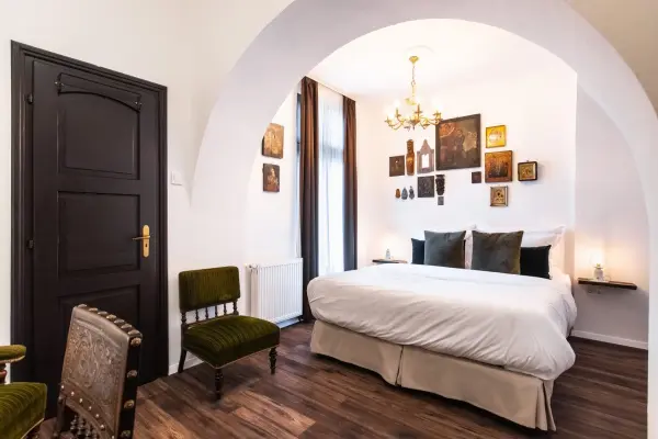 Eladó hotel, szálloda, Visegrád 20+3 szoba 820 m² 1429.9 M Ft