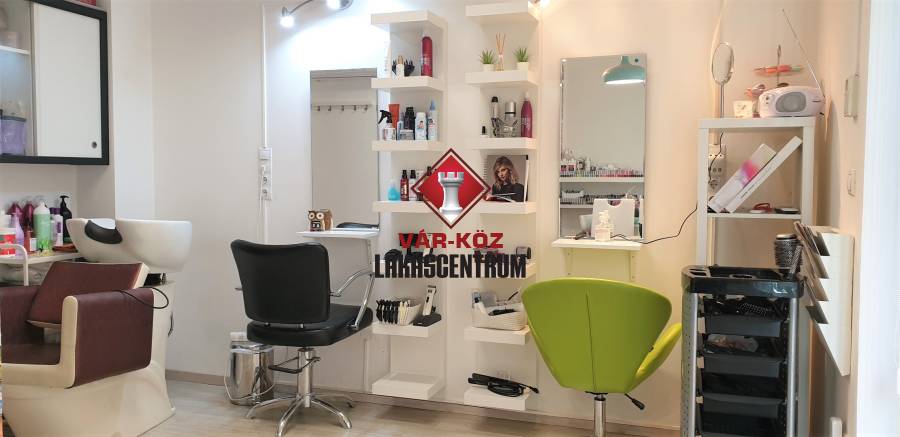 eladó újszerű iroda földszinti, utcai, Budapest, IX. kerület