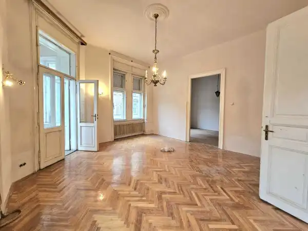 Eladó újszerű téglalakás, Budapest, VI. kerület 3 szoba 86 m² 139 M Ft