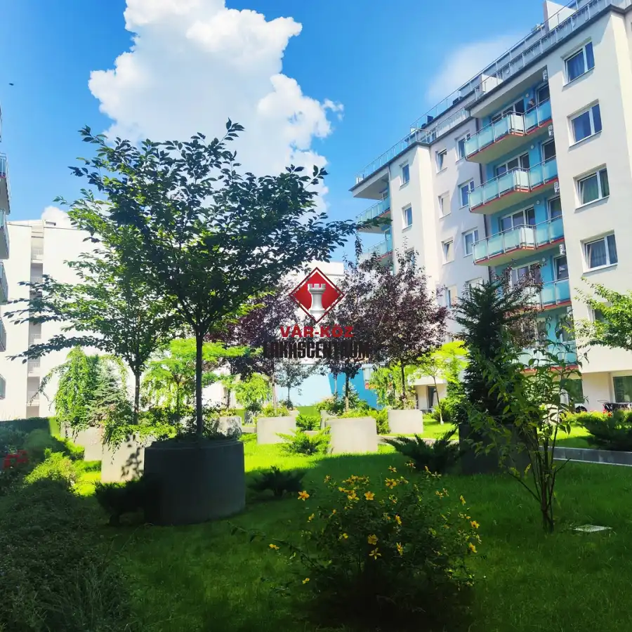 eladó újszerű téglalakás, Budapest, XIII. kerület