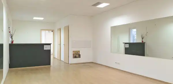 Eladó újszerű üzlethelyiség utcai bejáratos, Budapest, XIV. kerület 2 szoba 59 m² 70.2 M Ft