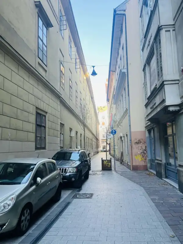 Kiadó téglalakás, Budapest, V. kerület 2 szoba 73 m² 250 E Ft/hó