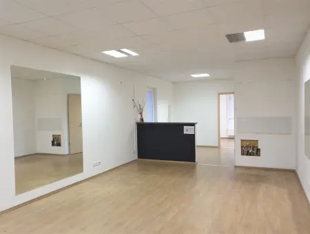 Kiadó üzlethelyiség utcai bejáratos, Budapest, XIV. kerület 2 szoba 59 m² 221 E Ft/hó